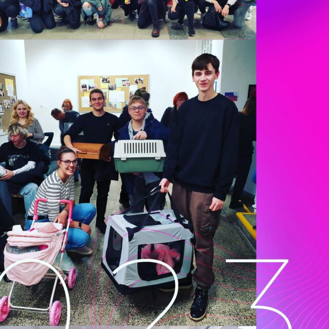 A jaké bylo dění na grafické v uplynulých měsících? To můžete shlédnout na průřezových fotografiích 📸 
Den bez tašek 🎒
.
.
.
#graficka #zivotnaskole #prijdteknam #zabavamusibyt #zakovskyparlament