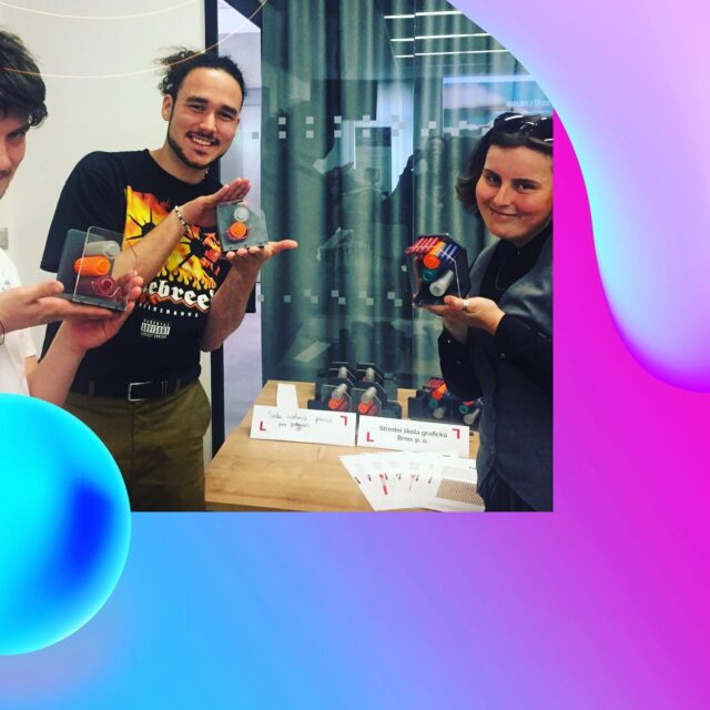 A jaké bylo dění na grafické v uplynulých měsících? To můžete shlédnout na průřezových fotografiích 📸 
Soutěž s FabLab Brno 🏆
.
.
.
#graficka #zivotnaskole #prijdteknam #zabavamusibyt @fablabbrno